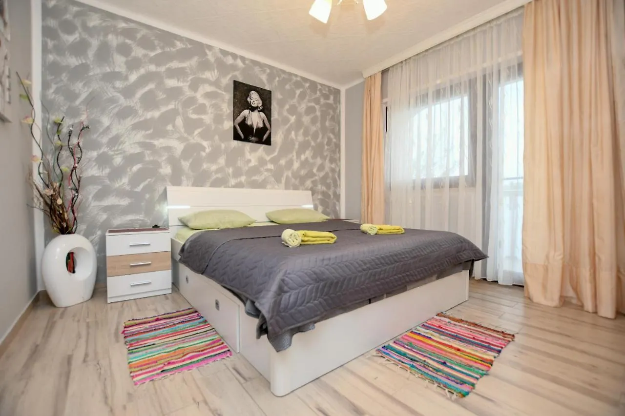 Apartments Katja Porec 0*,